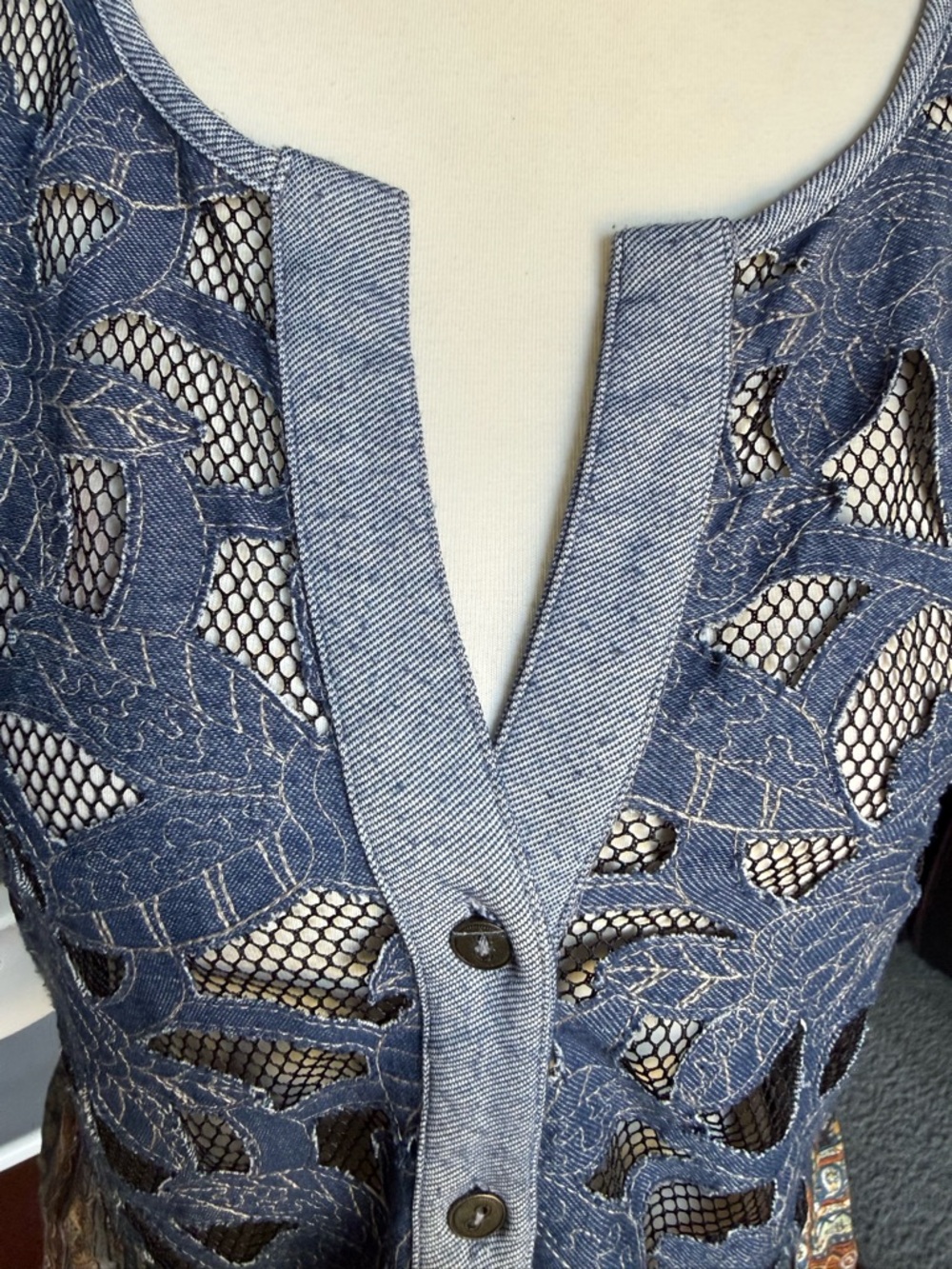 Gimmicks Boho Patchwork Lace Mesh Button Front Tank Top - Size M - Picture 9 of 9